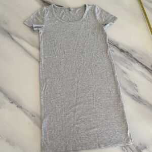 THYME Gray Short Sleeve Maternity Dress - size M